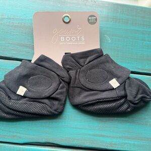 goumí Black Baby Booties with Gripper Soles - 18-24M